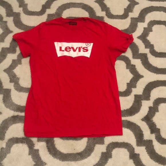levis red t shirt